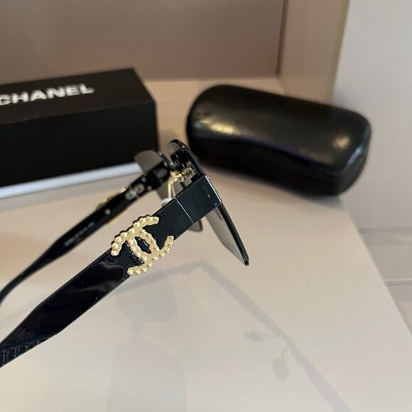 CHANEL Women\'s Black Sunglasses main image 5